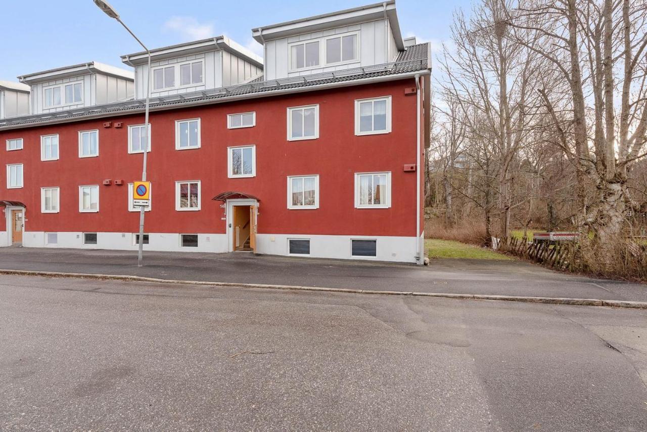 1 Rums-Laegenheter, Gangavstand Till Stroemstads Centrum Exteriör bild