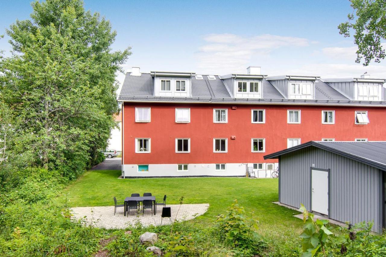 1 Rums-Laegenheter, Gangavstand Till Stroemstads Centrum Exteriör bild