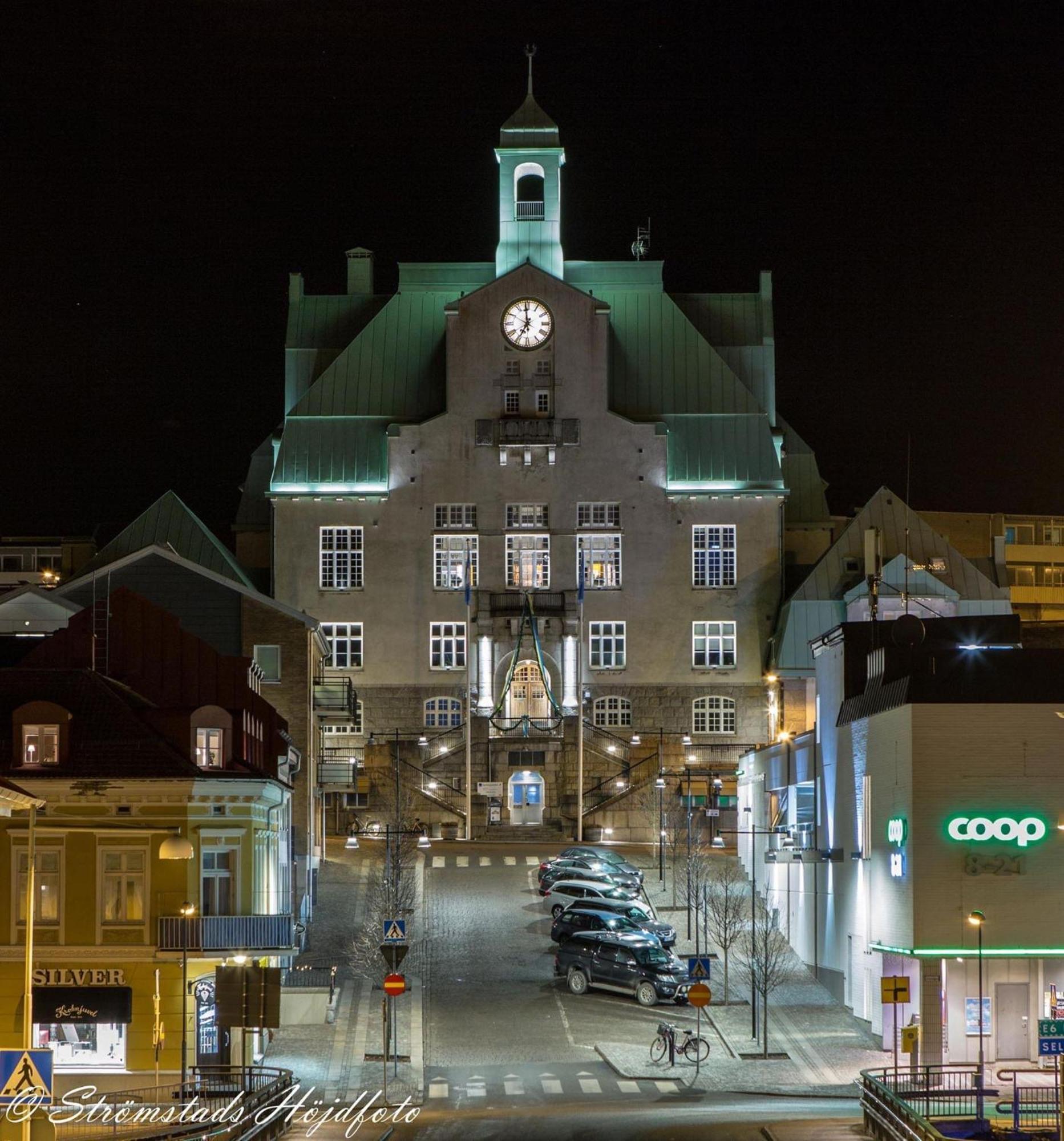 1 Rums-Laegenheter, Gangavstand Till Stroemstads Centrum Exteriör bild